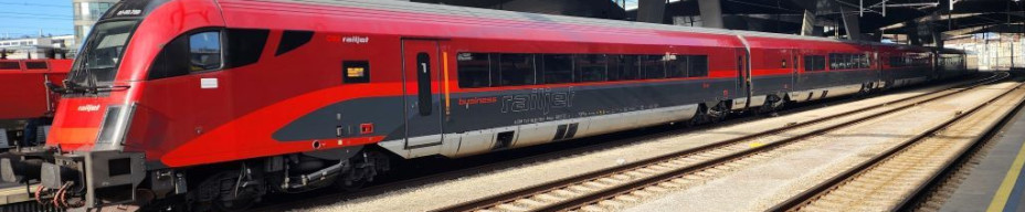 A Railjet train arrives at Wien Hbf