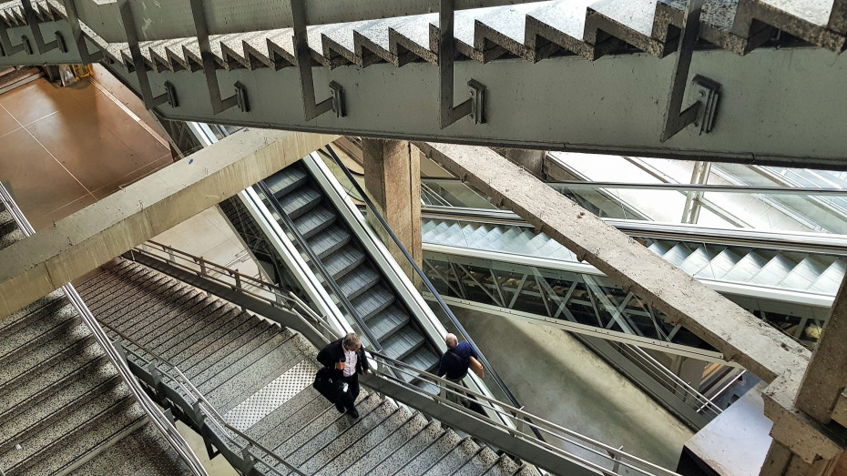 From Paris Montparnasse station to the Gare Du Nord by Metro