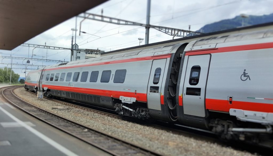 Exterior view of the EC trains used on routes through The Gotthard Base Tunnel