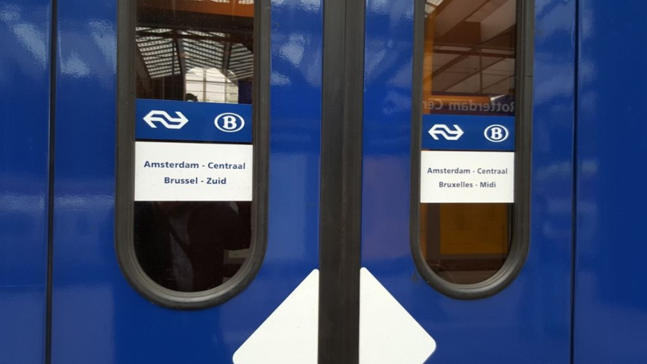 The label on the doors of an InterCity Brussels train