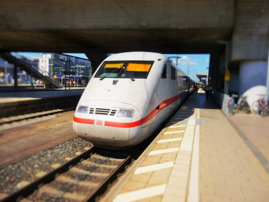 An ICE1 train