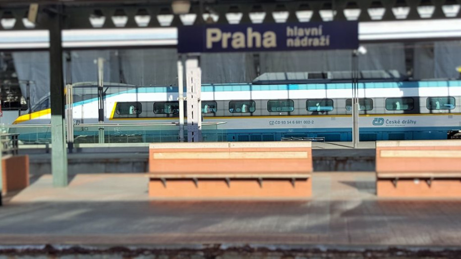 A SuperCity train awaits departure from Praha