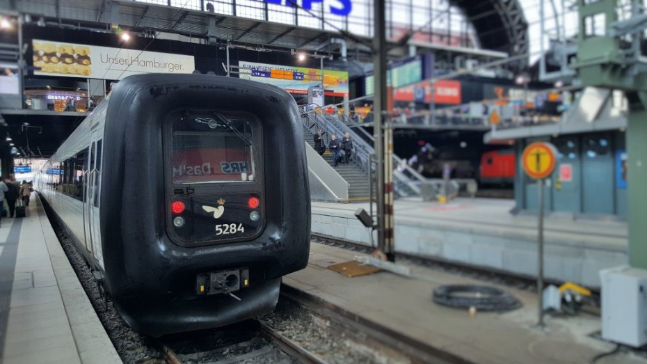 Close up of a Danish IC train on an EC service at Hamburg Hbf