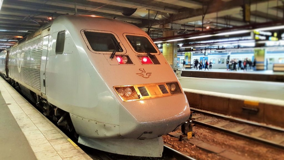 A X2000 train at Stockholm Central