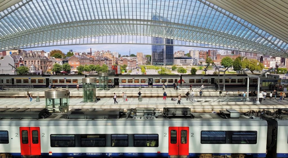 Belgian trains in Liège-Guillemins station