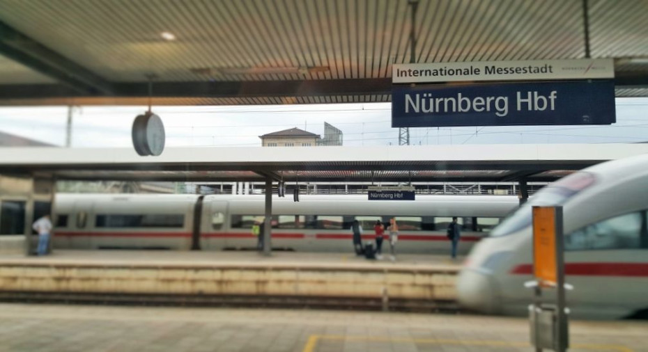 ICE trains arrive at Nürnberg Hbf