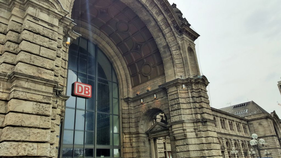 The impressive exterior of Nürnberg Hbf