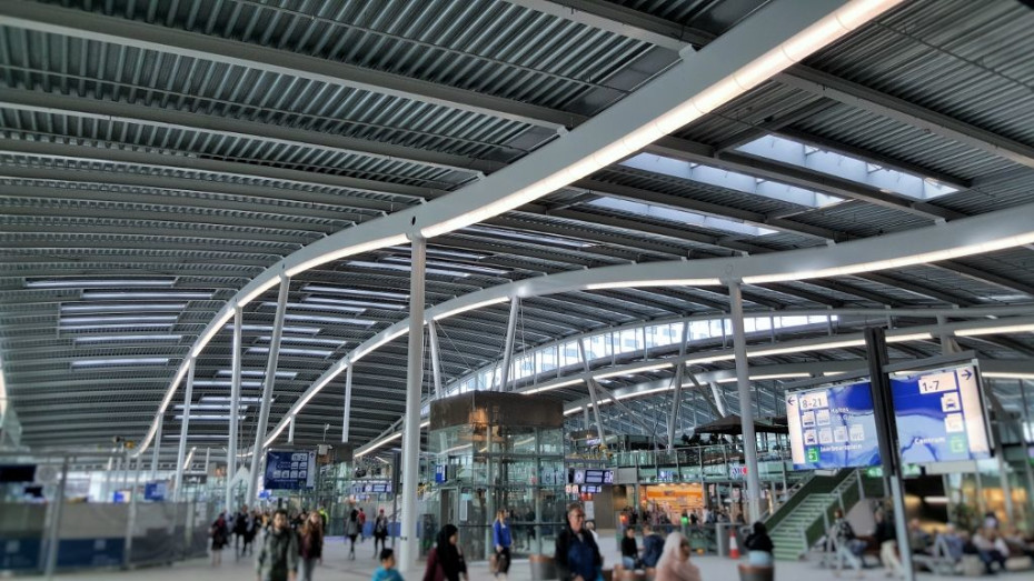 The main concourse at Utrecht Centraal