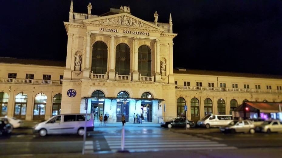 Night time view of the exterior of Zagreb Glavni kolodvor station