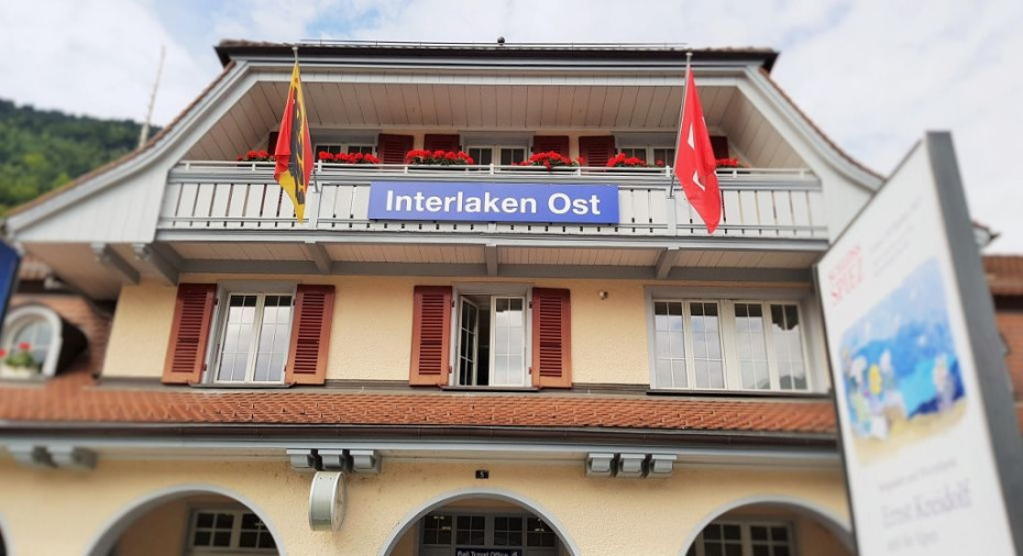 The entrance to the ticket office at Interlaken Ost