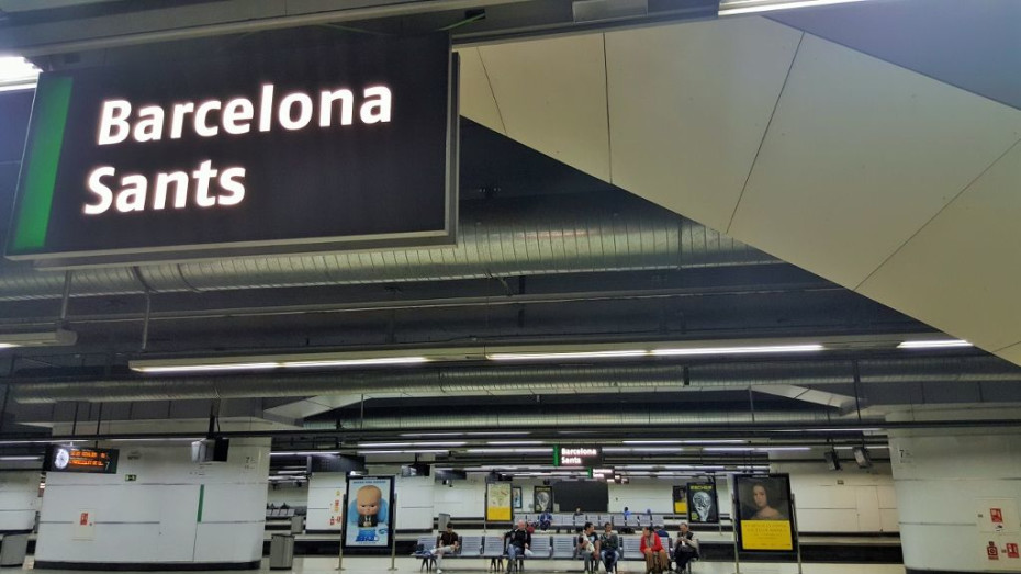 The salidas/platforms at Barcelona Sants station