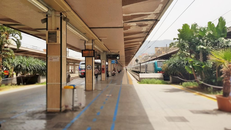 This open air concourse at Palermo Centrale links the trains to the main building