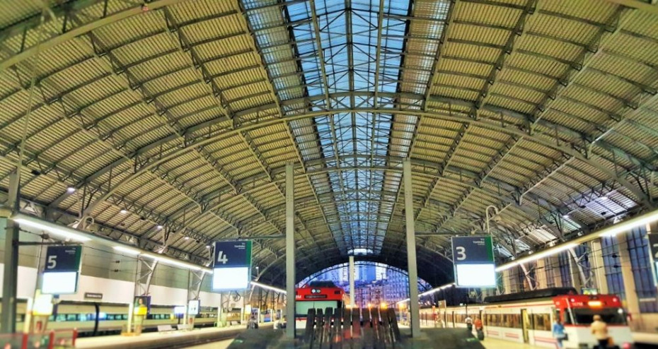 A general view of the vias (platforms) at Bilbao-Abando - the Cercanias trains depart from those on the right