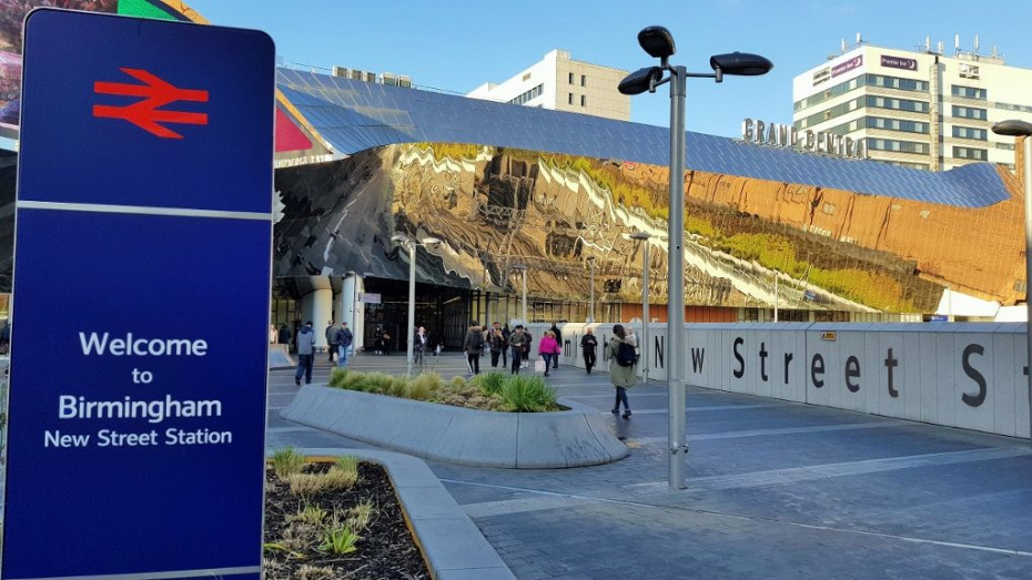 The main entrance to Birmingham New Street station off Smallbrook Queensway