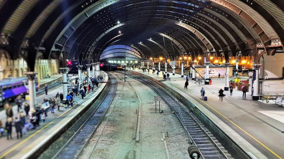 Looking north, the train on the right is waiting at platform 4