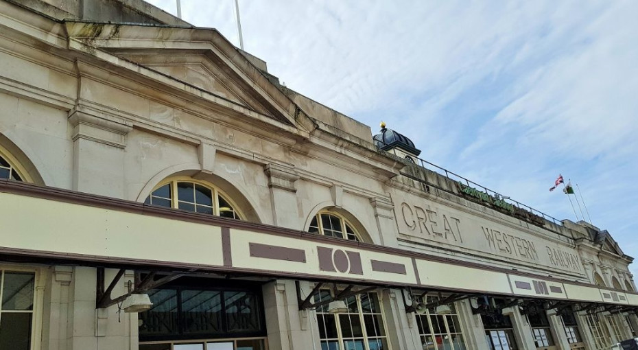 The main north side entrance to Cardiff Central