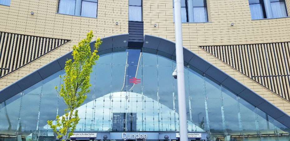 A  hotel surrounds the new entrance to Dundee station