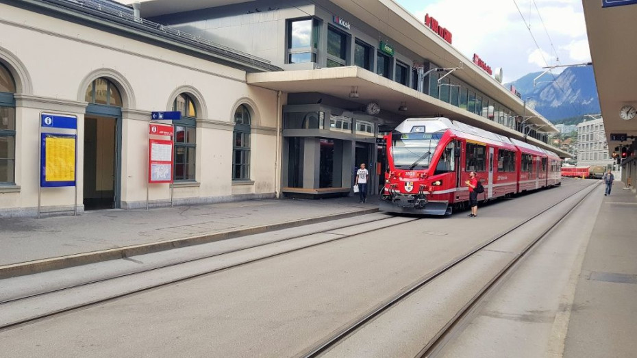 The trains on to Arosa depart from the station forecourt at Chur station