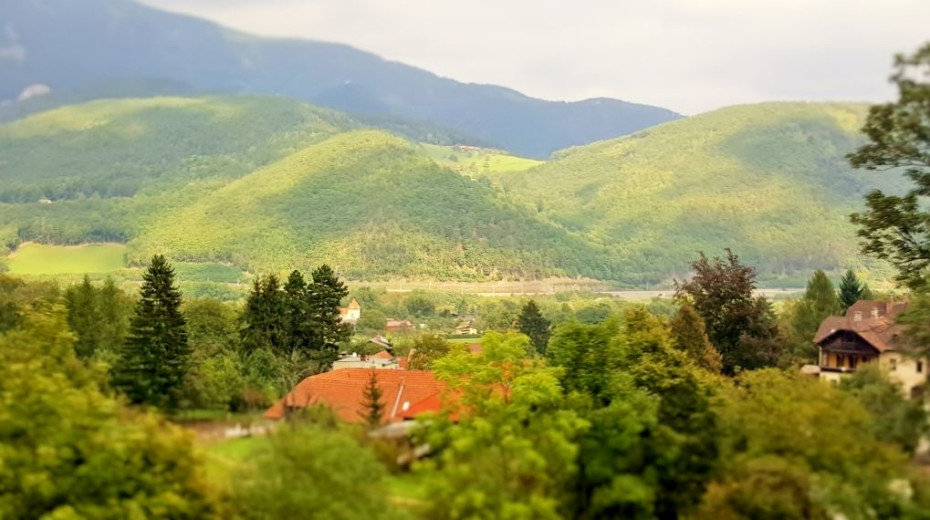 Looking down on Payerbach as the train begins to ascend