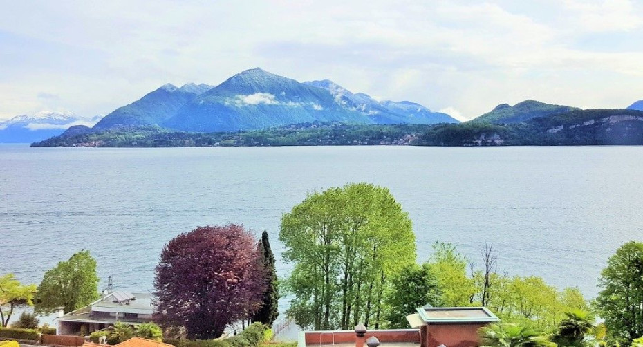 Looking left over Lake Maggiore before arriving in Stresa