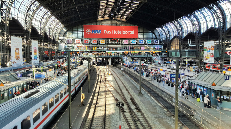 From Munich Munchen to Hamburg by train ShowMeTheJourney