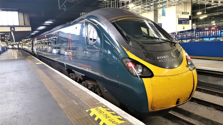 On board an Avanti Pendolino train | ShowMeTheJourney