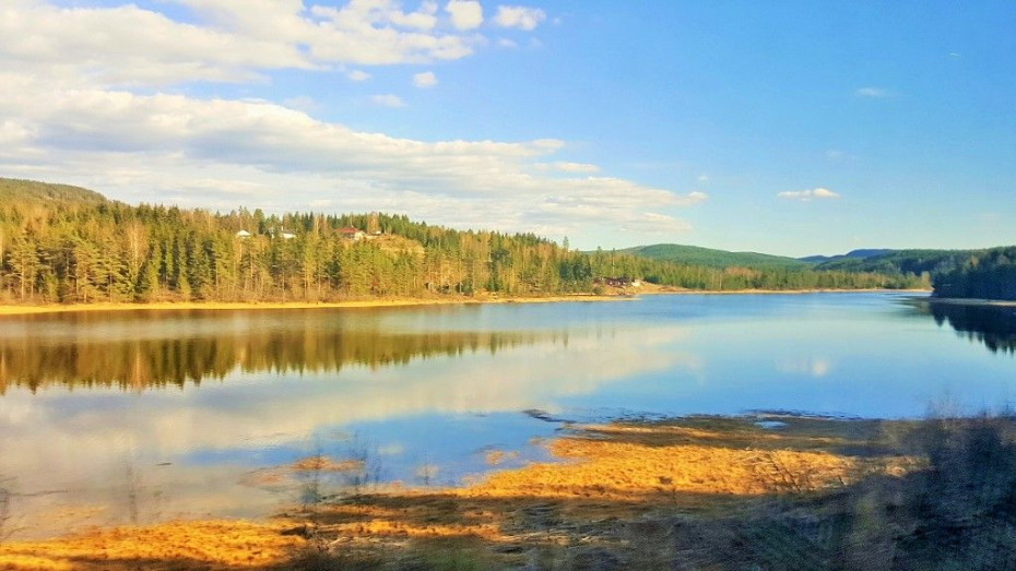 Taking a train from Norway to Sweden on the Oslo to Stockholm route