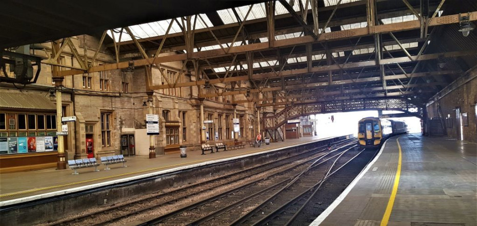 Platform 3 is on the right and Platform 4, where the trains from Inverness arrive, is on the left