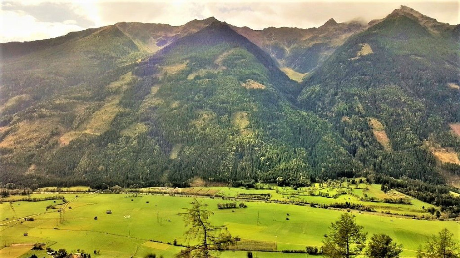 To the south of the Tauern Tunnel