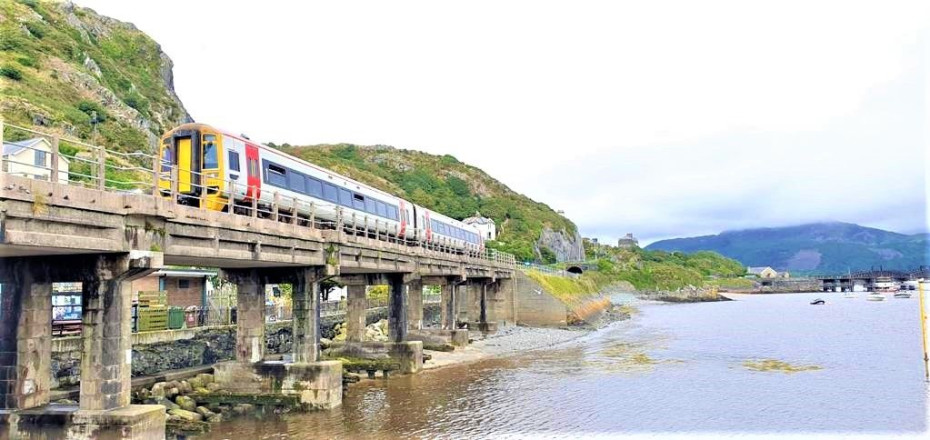 How to see Wales by train