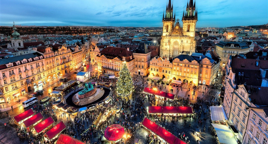 How to travel to Christmas Markets by train