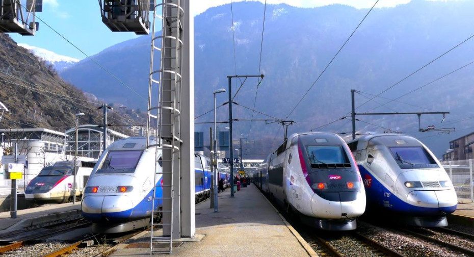 By train to ski resorts in France