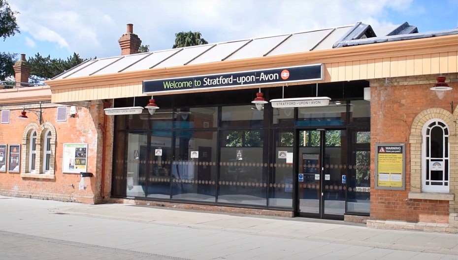 A guide to using Stratford_Upon-Avon station