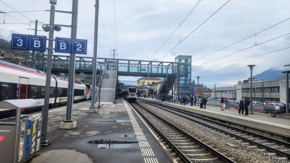 The footbridge with elevators at Bellinzona station