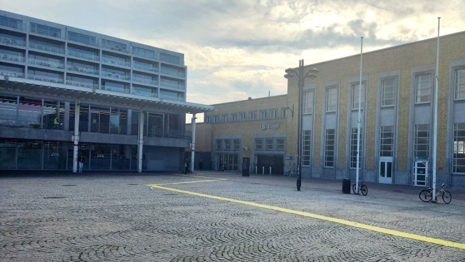 Looking towards the entrance to Brugge station