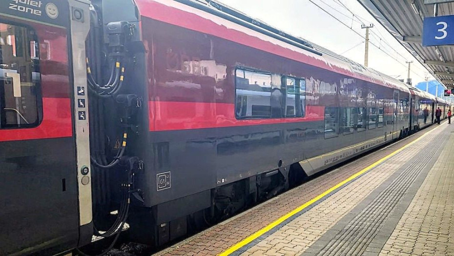 A New Generation Railjet train on a Bologna to Munich service