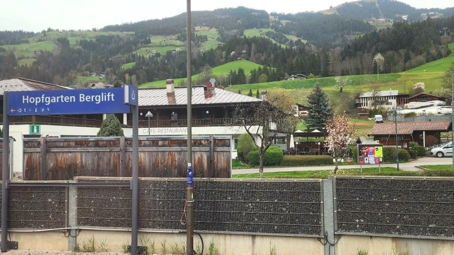 How to travel by train from Innsbruck to Hopfgarten im Brixental