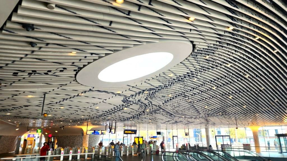 A guide to the station in Delft