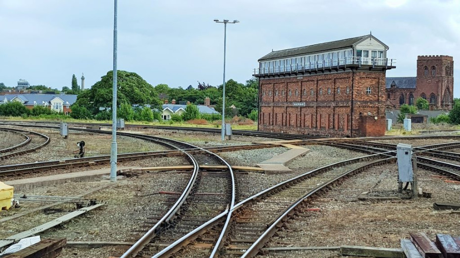 tp Shrewsbury by train