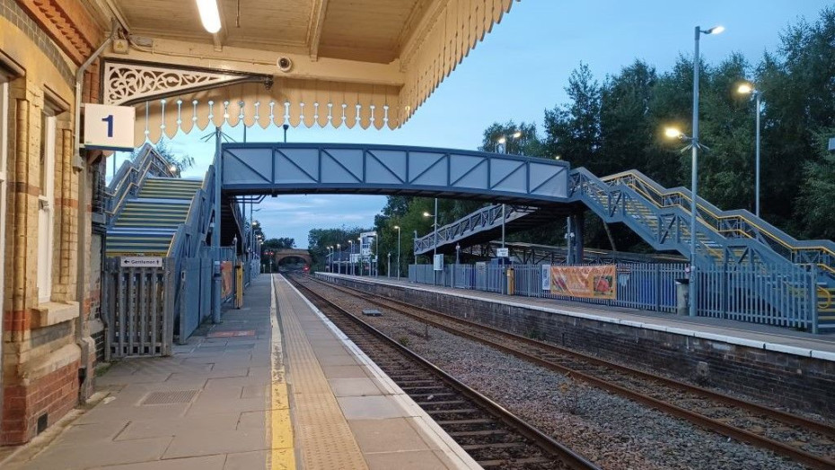 to The Cotswolds by train