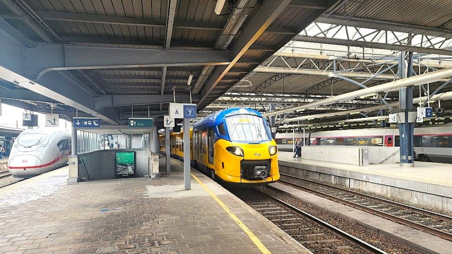 Bruxelles-Mid is an international rail hub