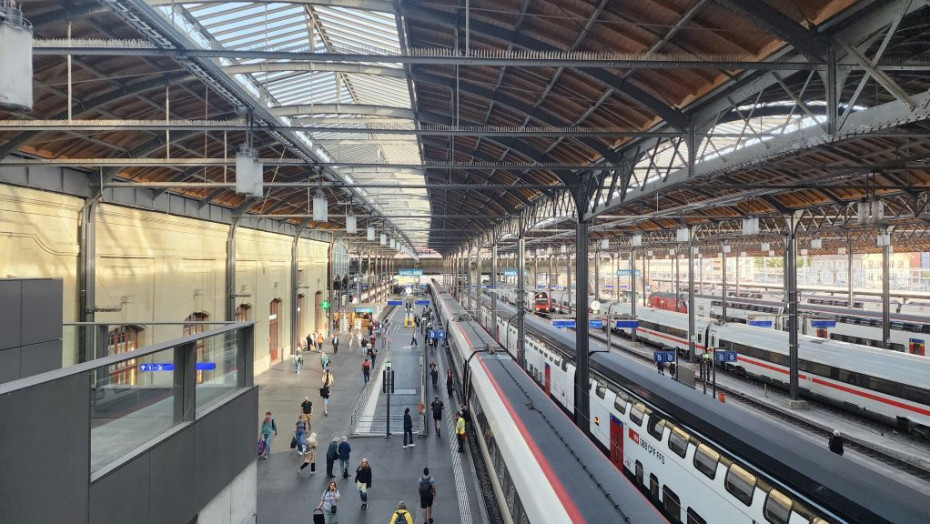 Looking down on the platforms in Basel SBB station