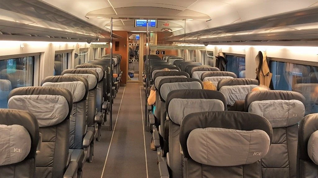 A class 1. seating lounge on the 407 variant  of an ICE 3 train