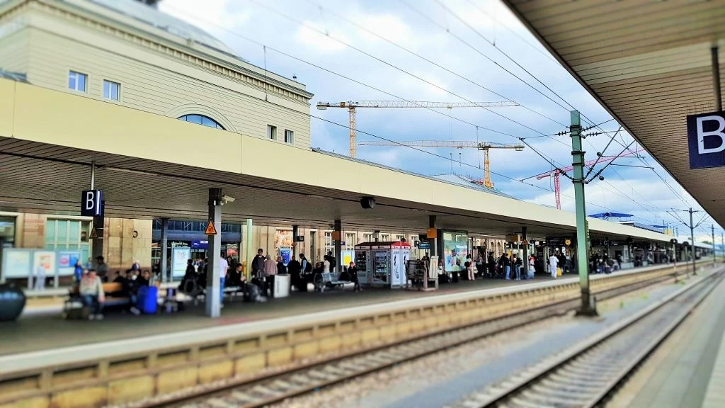 How to use the zones when boarding a train at a German station