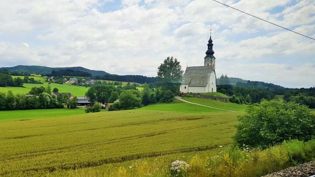The beautiful views from a Vienna to Venice train