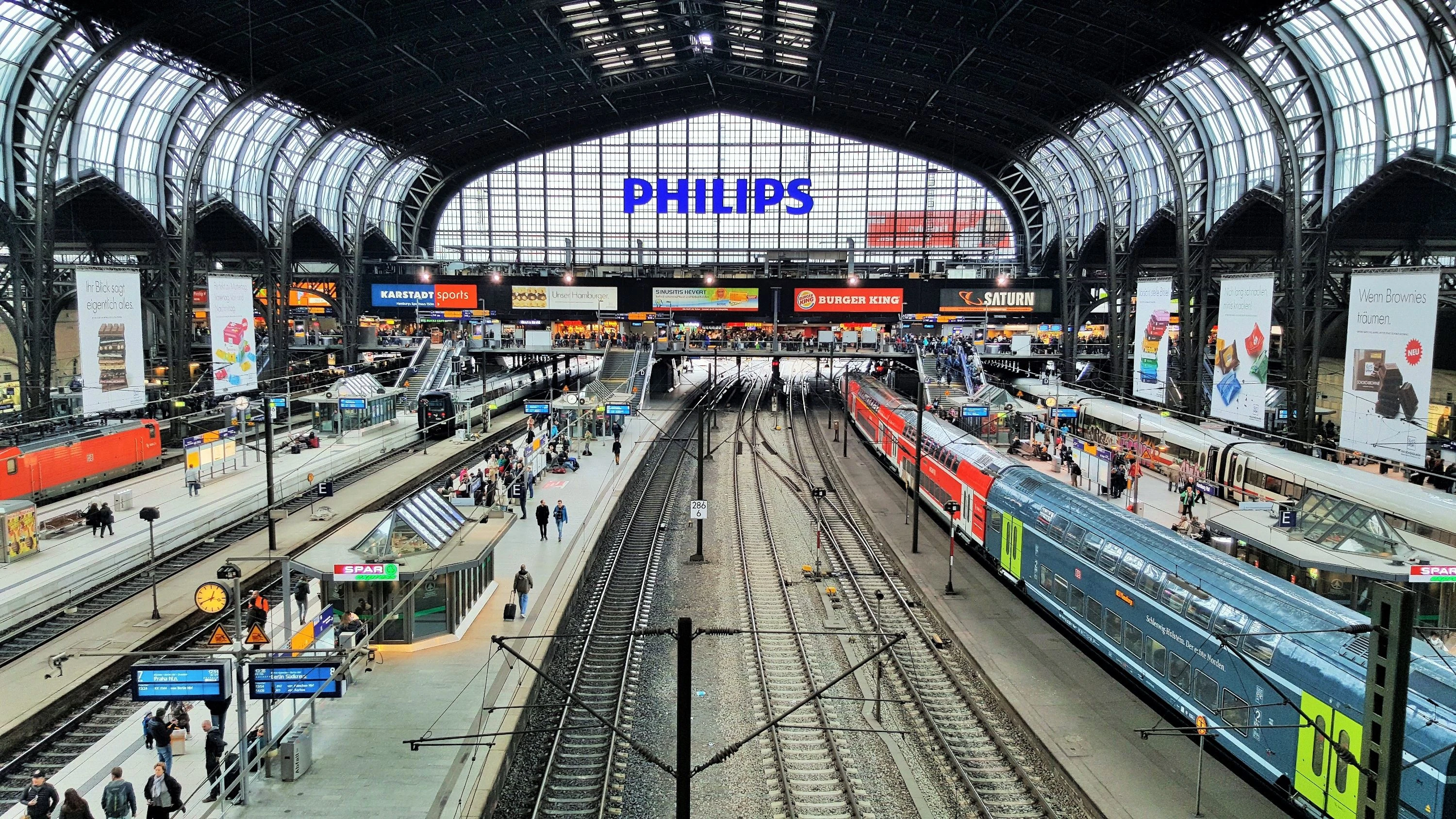 At Hamburg hbf