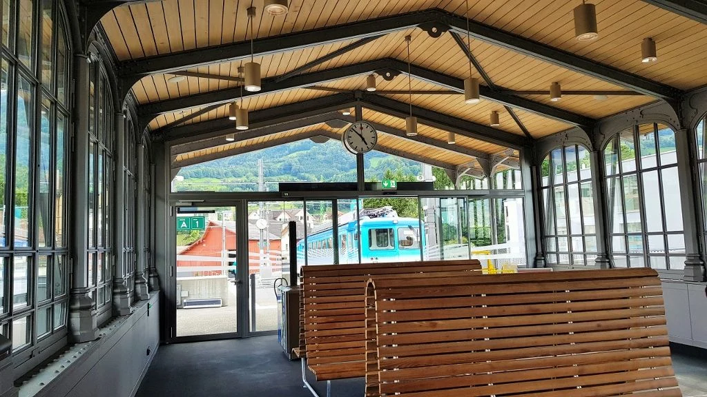 The smart waiting room for the Rigibahn trains in Arth-Goldau