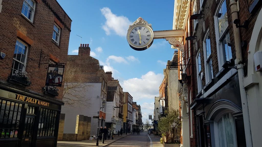 Rochester High Street is a 5 minute walk from the station