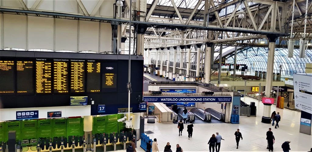 The route to the Bakerloo and Northern lines on the main concourse at Waterloo station