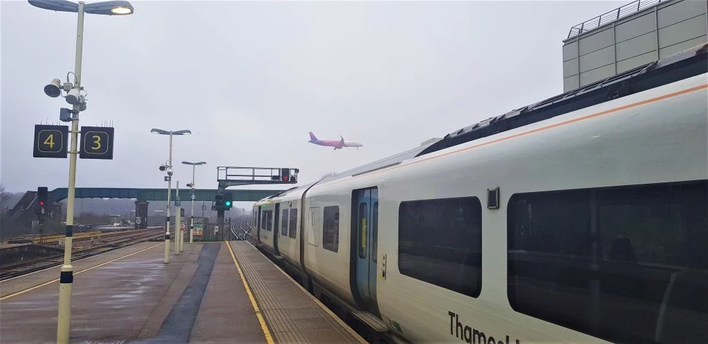 Taking Thameslink trains to Gatwick Airport